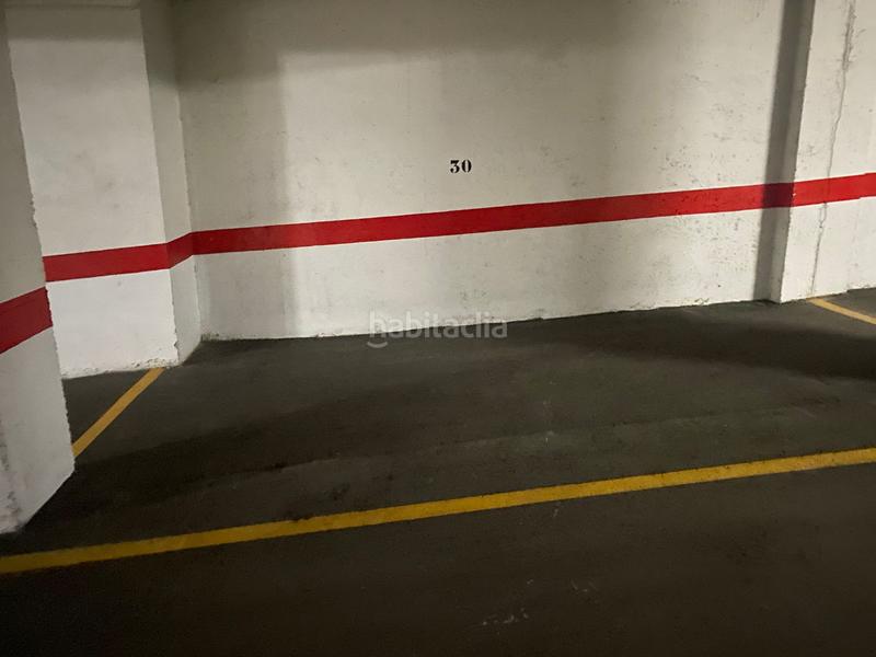 Foto af066688-0ac2-4d47-b072-ed8748f7e776. Parking coche se vende conjunto de plazas de garajes en Bormujos