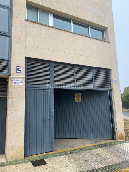 Foto c387b437-f03c-4223-9f0c-1e49c6454536. Parking coche se vende conjunto de plazas de garajes en Bormujos