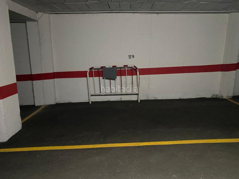 Foto efc7e6fe-b7c1-4910-9b01-1d56d32c66fa. Parking coche se vende conjunto de plazas de garajes en Bormujos