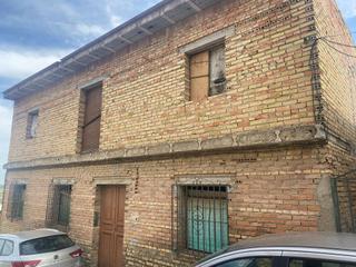 Casa a Gerena. Se vende casa muy centrica
