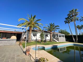 Chalet à Colegio Europa. Se vende chalet independiente