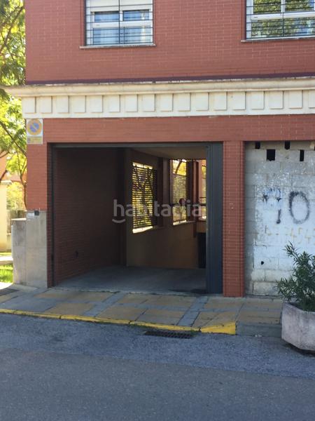 Foto 747ef736-d4f2-4cfe-864e-1c37f4998c99. Aparcament cotxe a Zona Universitaria Bormujos