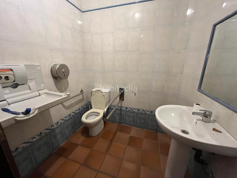 Foto 69b54e79-692d-40a2-a98c-c929fe2038ab. Local comercial se vende local en el Centro del pueblo en Bormujos