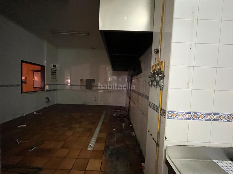 Foto 856bb5b8-e8df-4e19-81db-92e65cf83611. Local comercial se vende local en el Centro del pueblo en Bormujos