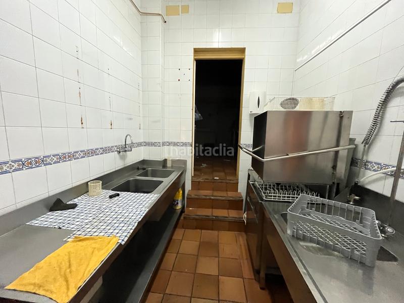 Foto 89b124a4-c042-4d59-864c-49fbbada3a4d. Local comercial se vende local en el Centro del pueblo en Bormujos