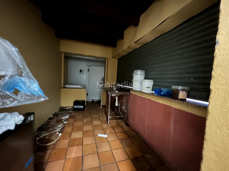 Foto f3183271-dca1-4d99-8b7c-34eaa84af5fe. Local comercial se vende local en el Centro del pueblo en Bormujos