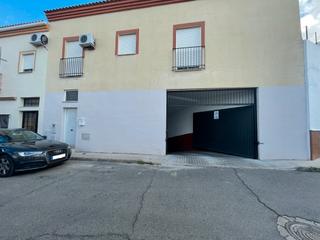 Aparcament cotxe a Salteras. Se vende garaje y trastero