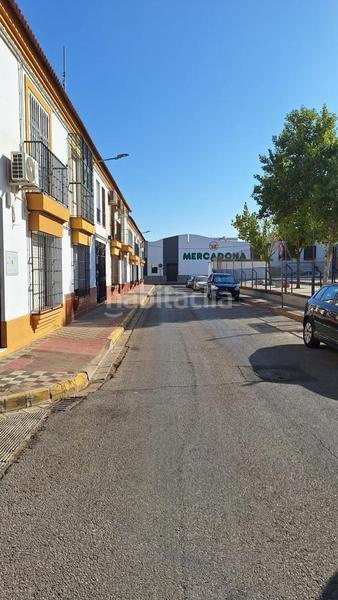 Foto 05bfb17d-99ad-4ea4-b433-d49a20230de4. Parking coche en Centro - Doña Mercedes Dos Hermanas