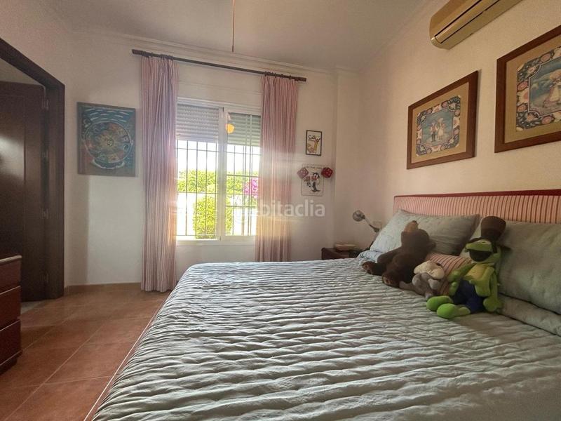 Foto b33c00de-d957-4760-839d-b43ee0dbea54. Casa amb aparcament piscina a Oromana Alcalá de Guadaira