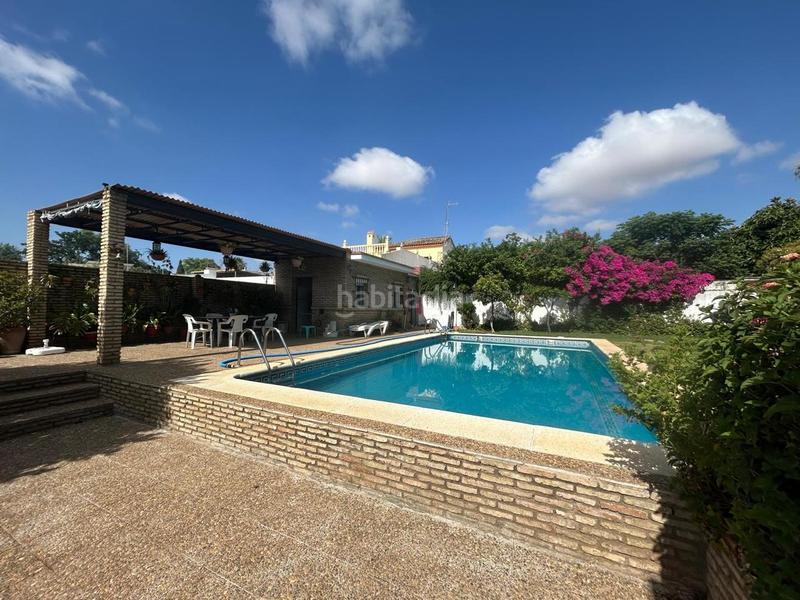 Foto 342852cc-d5a8-4cad-b75a-2e771ab65d52. House with parking pool in Oromana Alcalá de Guadaira
