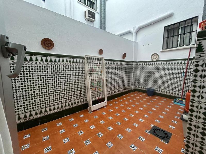 Foto f4ab1392-3837-457f-808b-44dd574c9a1c. Flat with heating in Centro - Doña Mercedes Dos Hermanas