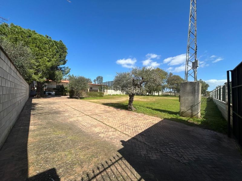 Foto b8407ff7-e6e3-4166-8669-e28427c32bae. Casa a La Hacienda - Nueva Andalucía Dos Hermanas