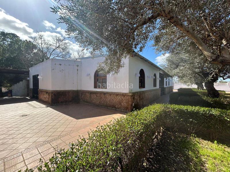 Foto c30ab41f-f677-4dc1-a762-932755f02e3f. Casa a La Hacienda - Nueva Andalucía Dos Hermanas