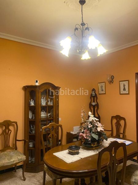 Foto 18afda06-c452-4bad-a9b9-6409d15fb7af. Casa amb aparcament a Centro - Doña Mercedes Dos Hermanas