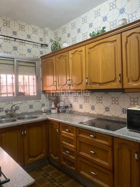 Foto 1c4e3b26-11b2-4585-a5d8-1ec5cd3f00f9. Casa amb aparcament a Centro - Doña Mercedes Dos Hermanas