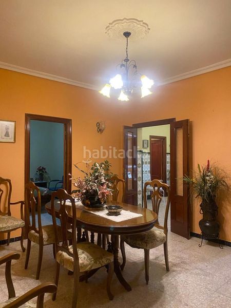 Foto 4408a2bd-9928-4fb1-933e-409ee7792c33. Casa amb aparcament a Centro - Doña Mercedes Dos Hermanas