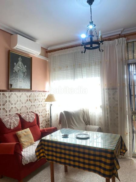 Foto cdbea458-4588-4b25-bb73-2b4cf61f0a99. Casa amb aparcament a Centro - Doña Mercedes Dos Hermanas