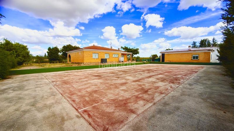 Foto 9c34eab4-c3e7-4cbd-843c-e11ae96b4cef. Casa a Carmona