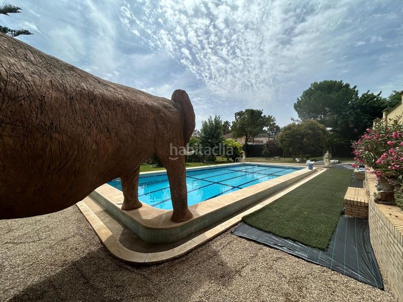 Foto 50d1d543-92a1-4fd9-9e74-7be0db7d0177. Casa amb aparcament piscina a cerros de Montequinto Montequinto