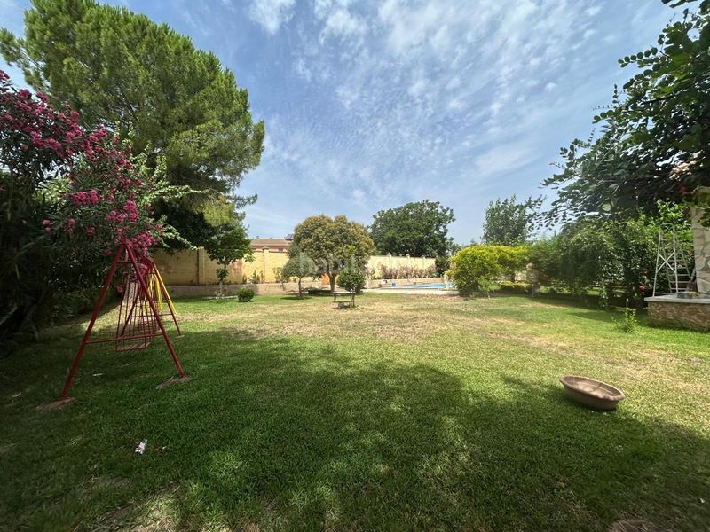 Foto 7028dcd6-0a0f-4709-b938-dc9add0445aa. Casa amb aparcament piscina a cerros de Montequinto Montequinto