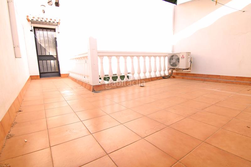 Foto b0985f01-2366-41fa-b803-28d6715516c2. Casa in calle rafael beca 25 in Nueva Alcalá Alcalá de Guadaira