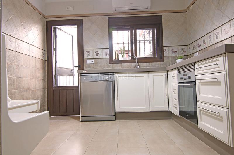 Foto fe2c8529-19ef-41fd-89fd-63814709581e. Casa in calle rafael beca 25 in Nueva Alcalá Alcalá de Guadaira