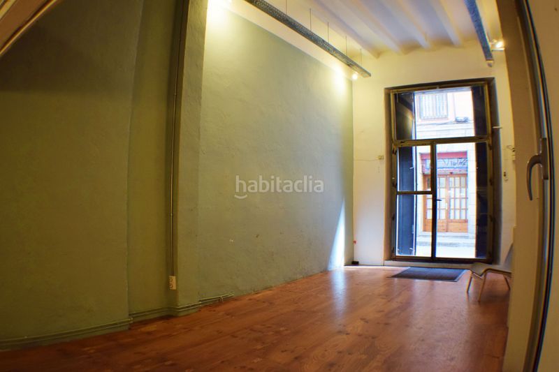 Foto d6dc1e4f-2500-421b-b0db-446f367f63a9. Local comercial a Raval Barcelona