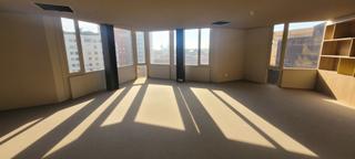 Miete Büro in N/a 3. Oficinas edificio representativo muy buenas vistas y luz natural