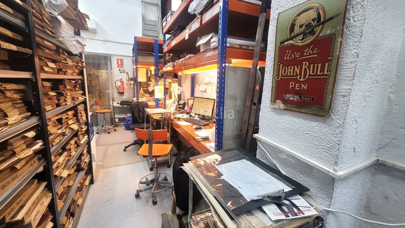 Foto 598a5be3-f616-4ec1-8ed3-f738866d5d07. Local comercial a Raval Barcelona