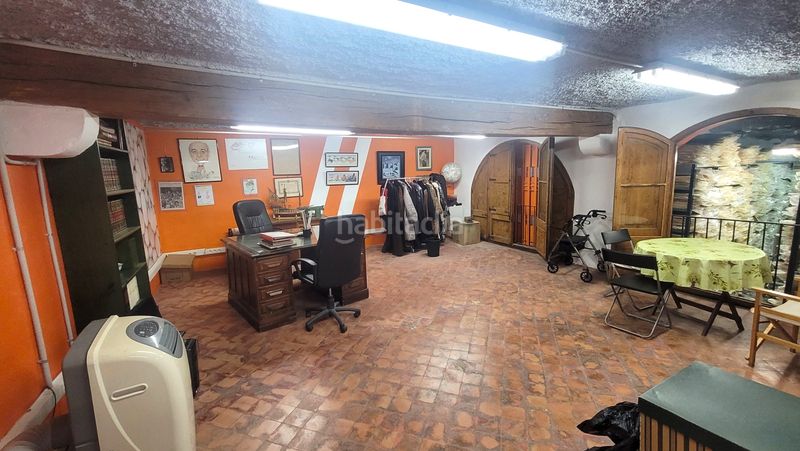 Foto c231c2d4-39e4-4e1b-aee3-4964fc97b3a0. Local comercial a Raval Barcelona