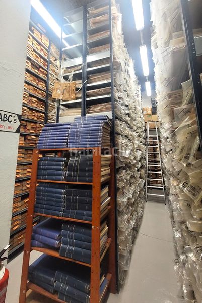 Foto c5409b88-b5ff-4efb-b977-b93a657a92ed. Local comercial a Raval Barcelona
