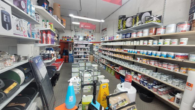 Foto 2421f630-1ee5-482f-ac82-08e40461966e. Alquiler local comercial local en alquiler en la calle joaquin costa en Barcelona