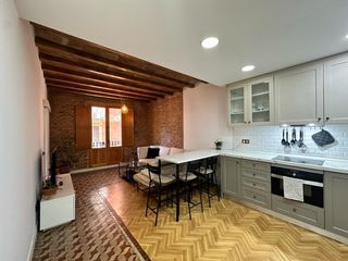 Pis  Carrer de la lluna. Piso en venta en c/lluna, con encanto!!