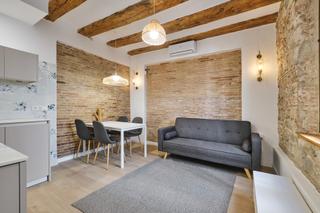 Etagenwohnung  Carrer de la vila joiosa. Piso en venta recin reformado en  barceloneta