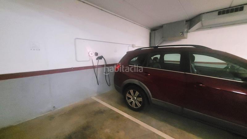 Foto eb976bf3-cbaf-4859-9da9-51cc4afb89f5. Oficina amb calefacció aparcament a Montigalà Badalona