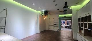 Local Comercial  Carrer de viladomat. Local comercial en venta en viladomat
