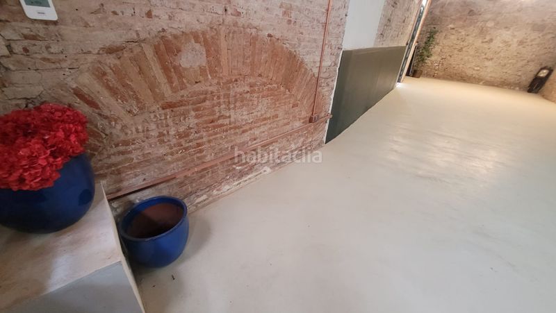 Foto 648a6905-b9f6-4cd3-bda1-0b37ed185db3. Local comercial a Raval Barcelona