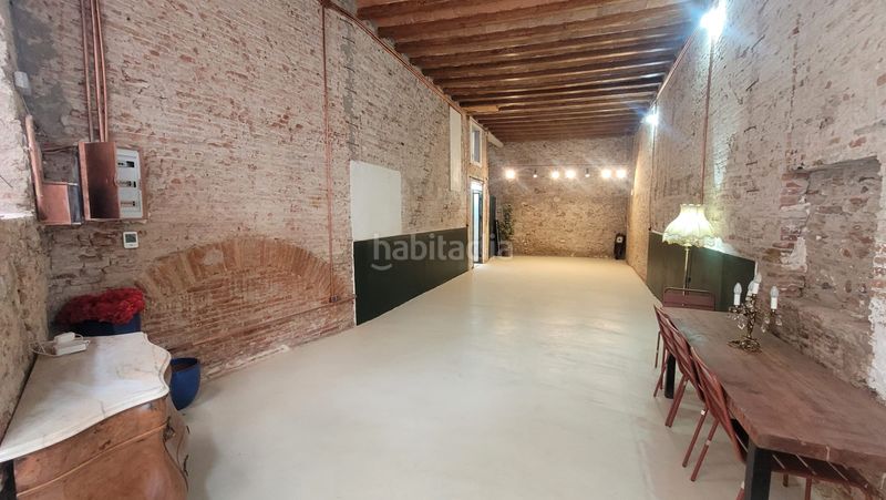 Foto d2a680fc-7126-4398-b830-bbc6dd8f8277. Local comercial a Raval Barcelona