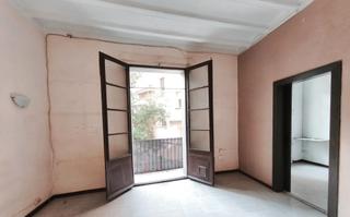 Flat in Carrer de Montserrat