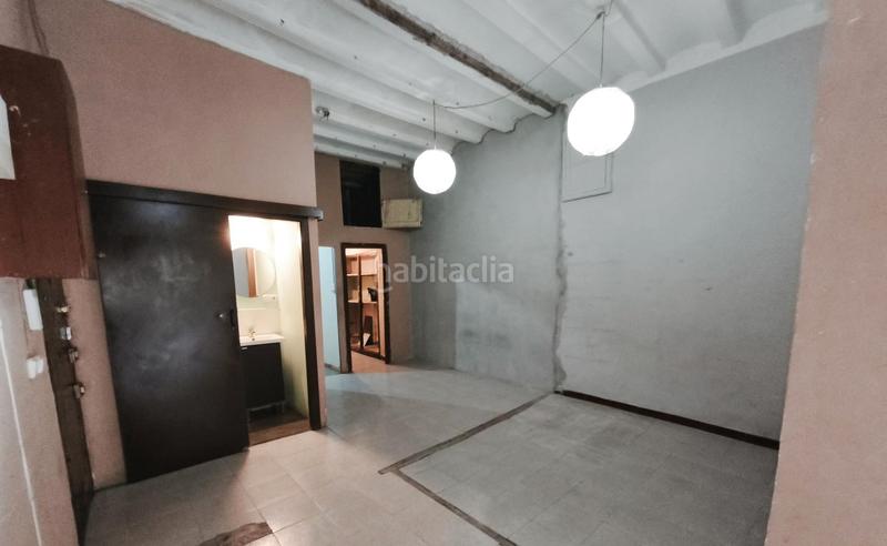 Foto 13ae3847-6c65-40e7-881a-caccf5e2f50d. Pis a Raval Barcelona