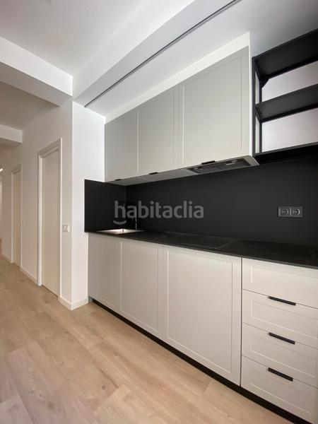 Foto 43aad3ea-5203-4ce6-a351-626eb668a87d. Ufficio con riscaldamento in La Nova Esquerra de l´Eixample Barcelona