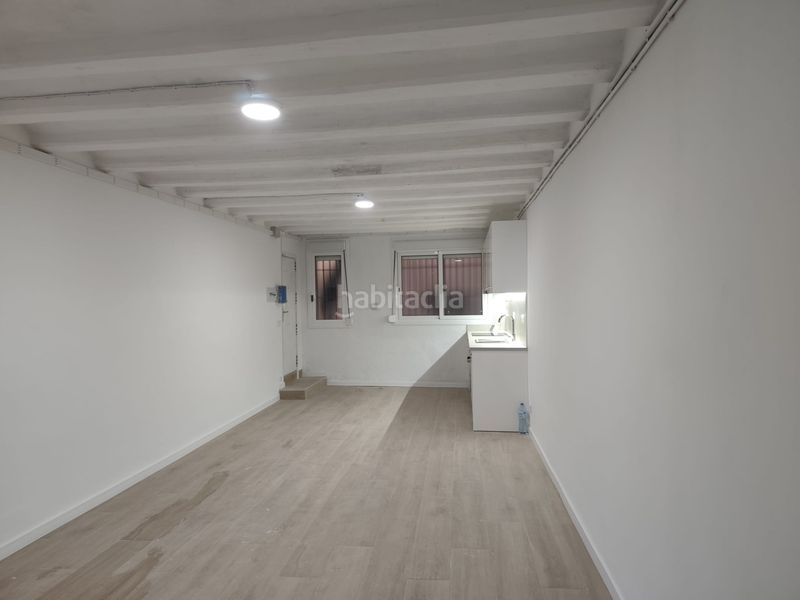 Foto aacaa59f-b3ba-4f60-9915-48dbc8f40d24. Loft a Raval Barcelona