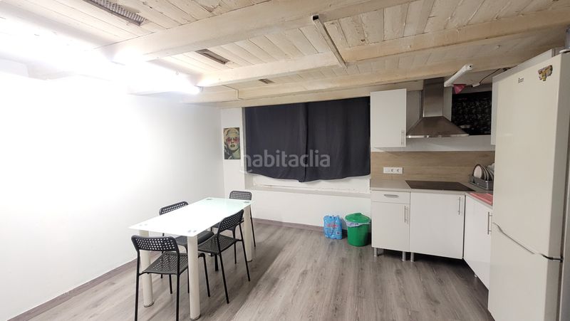 Foto aedbd2b8-32b1-40a3-81de-60eeea01c4a5. Local comercial a Raval Barcelona