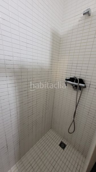 Foto dc6d53b0-ab97-46b2-9f80-8bd34e0eec9b. Local comercial a Raval Barcelona