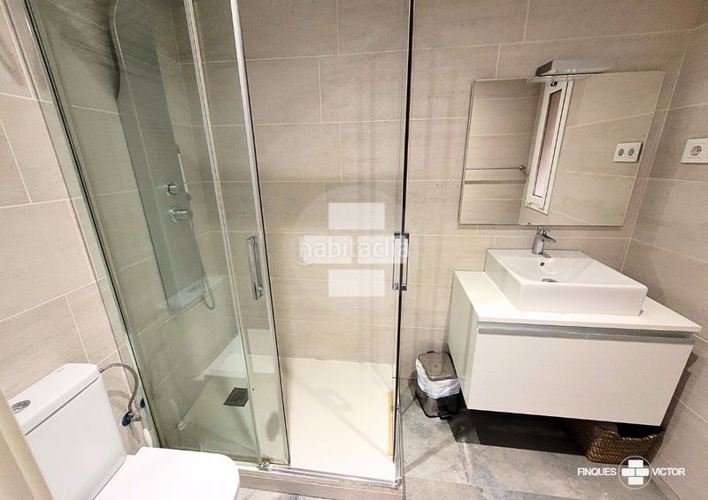 Foto 158f7c0f-7503-4178-be2d-c08b8841880d. Pis a Raval Barcelona