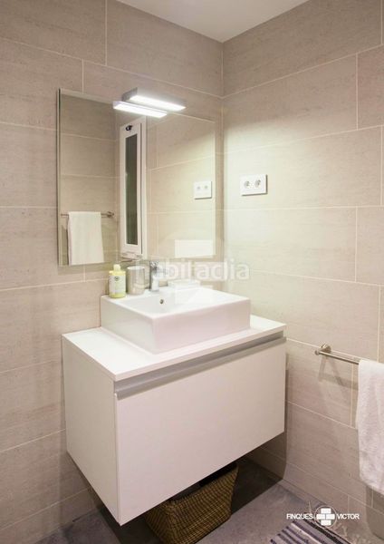 Foto bea8bd0e-ab80-4ba9-9d52-ba5c1d662cad. Pis a Raval Barcelona