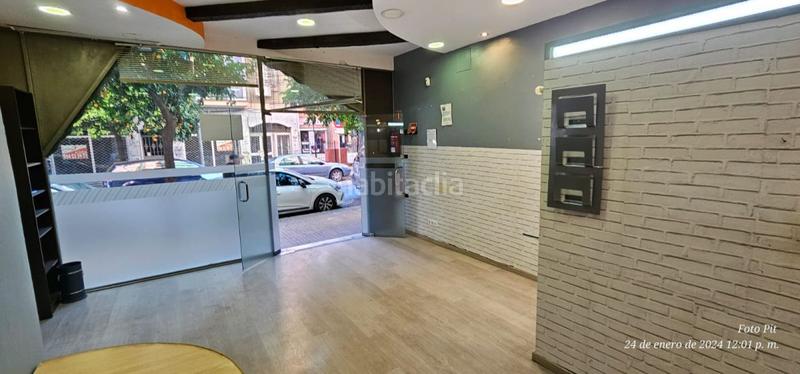 Foto babd2fa9-cefc-44e8-8ca2-4d4b108d280f. Lloguer local comercial a San Carlos - San José Sevilla