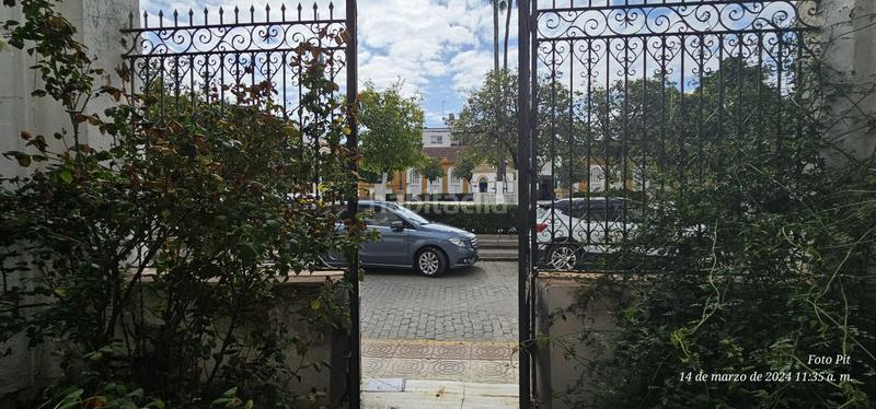 Foto 1eeb8d47-f6a8-43e6-b883-8cbcfdcb71a2. Casa  en venta en centro, 5 dormitorios. en Lora del Río