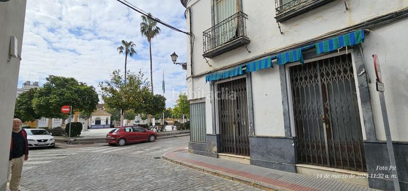 Foto b25bef94-7a81-4400-b634-fbf5a0474363. Casa  en venta en centro, 5 dormitorios. en Lora del Río