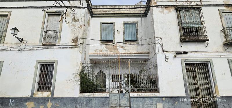 Foto c2e6a590-b8b9-4258-86fe-aec9173414fc. Casa  en venta en centro, 5 dormitorios. en Lora del Río